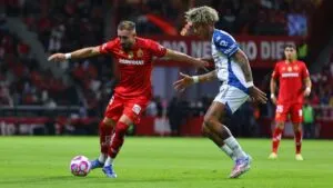 Esteban Solari ignora los rumores sobre el fichaje de Héctor Herrera