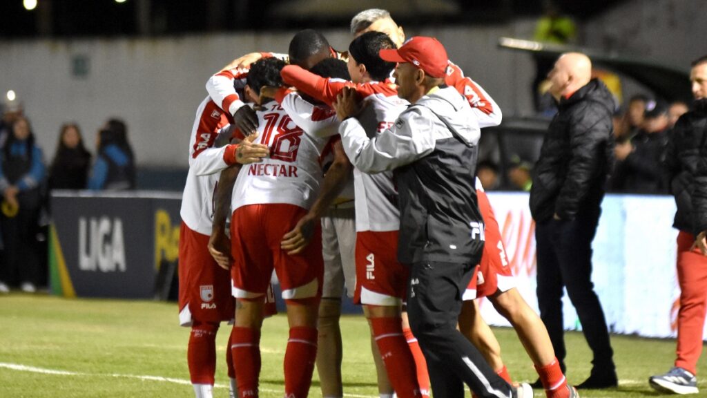Independiente Santa Fe celebrando su primer triunfo de 2026