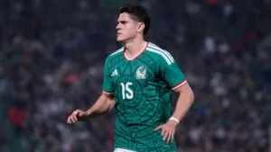 Israel Reyes sale lesionado ante Bolivia: ¿Cuánto tiempo estará fuera?