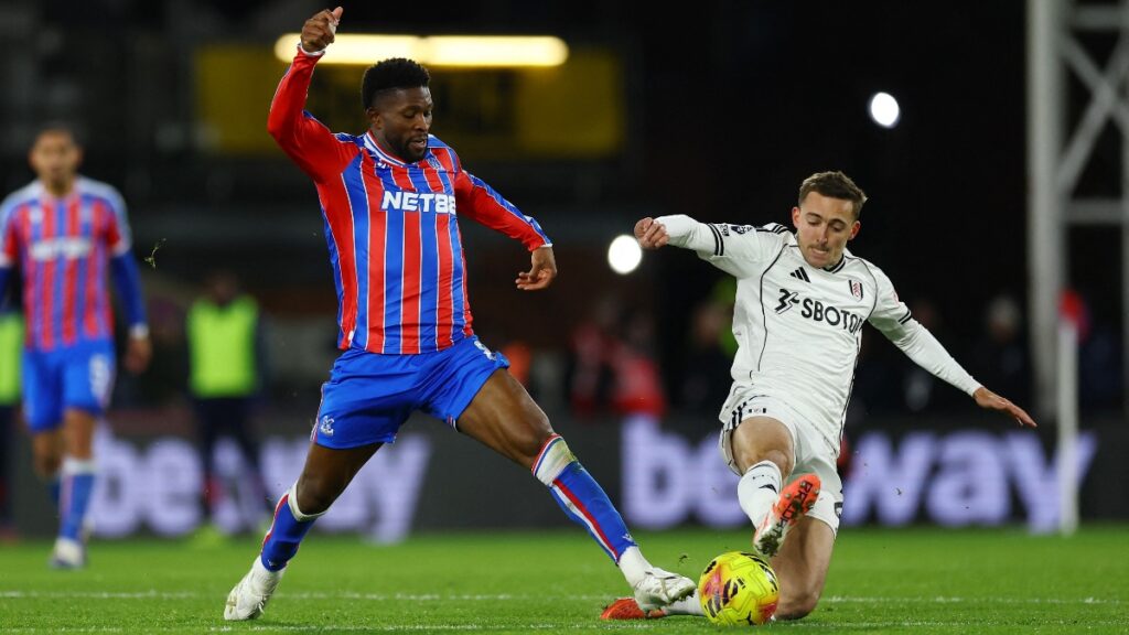 Jefferson Lerma con el Crystal Palace enfrentando a Fulham por la Premier League.