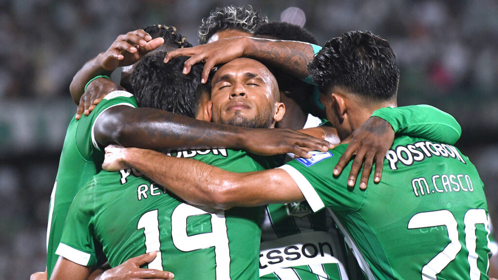 Jugadores de Atlético Nacional celebran un gol. - Vizzor Image.