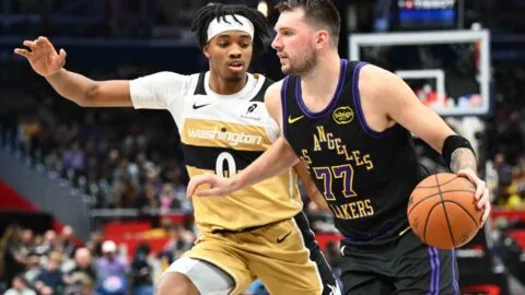 Doncic firma triple-doble en la primera mitad y Lakers arrollan a Washington