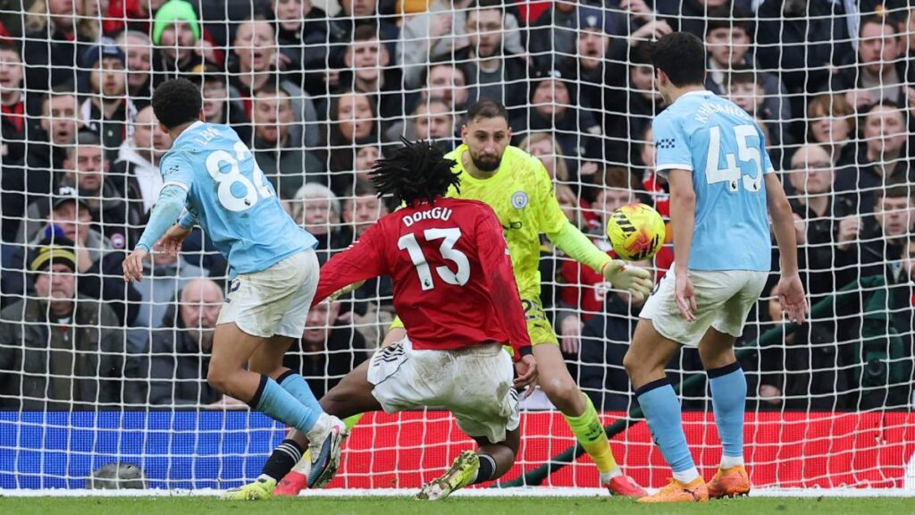 Manchester United vs Manchester City | Reuters