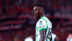 Marino Hinestroza, a una firma de Boca Juniors