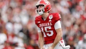 Fernando Mendoza e Indiana apalean a Alabama y avanzan a las semifinales ante Oregon