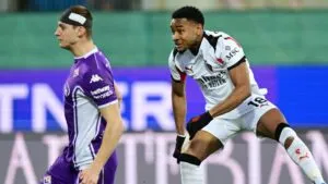 Nkunku rescata al Milan sobre la hora y frena el festejo de la Fiorentina