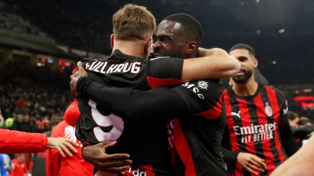 Milan sigue peleando por la cima de la Serie A