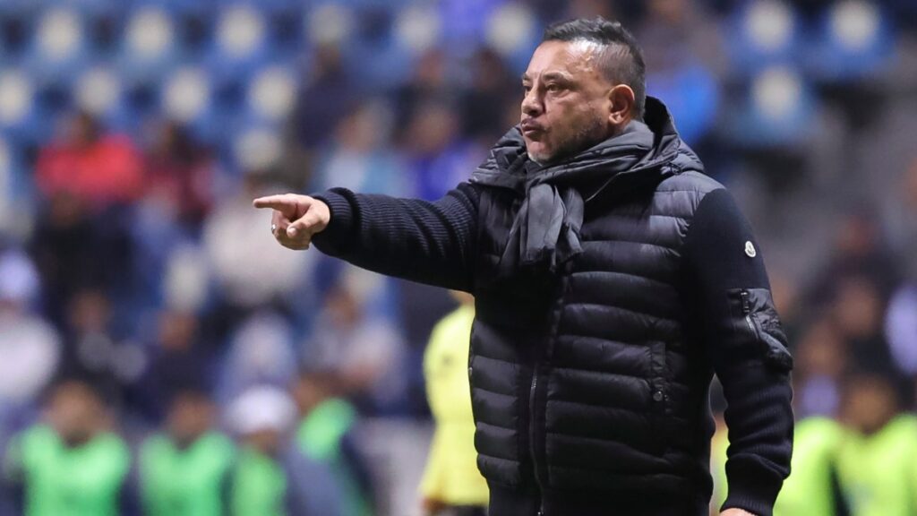 Antonio Mohamed en el Estadio Cuauhtémoc