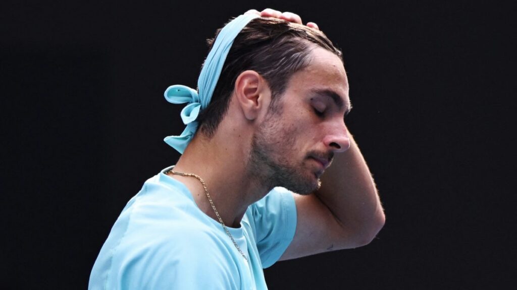 Musetti no puede finalizar el partido ante Djokovic. Reuters