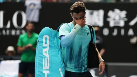 La lesión de Musetti rescata a Novak Djokovic cuando estaba contra las cuerdas en el Australian Open