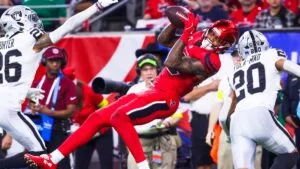 Nico Collins se pierde el juego ante Nueva Inglaterra por conmoción