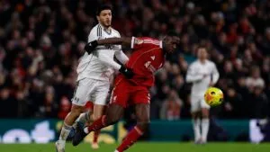 Liverpool y Fulham empatan con asistencia de lujo de Raúl Jiménez y dos goles en el descuento