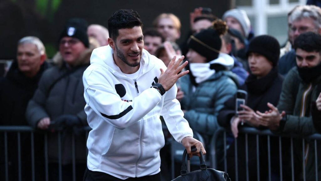 Raúl Jiménez, contento con su nivel actual en el Fulham tras su gol