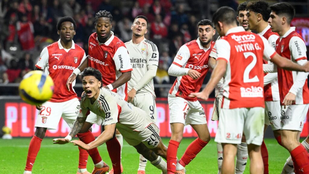 Richard Ríos fue titular y fundamental en la victoria del Benfica ante Estoril.