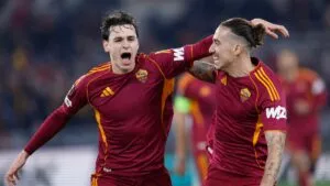 La Roma derrota a Stuttgart y pone un pie en los octavos de final