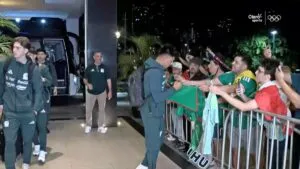 La selección mexicana llega a Panamá y es recibida por aficionados en su minigira