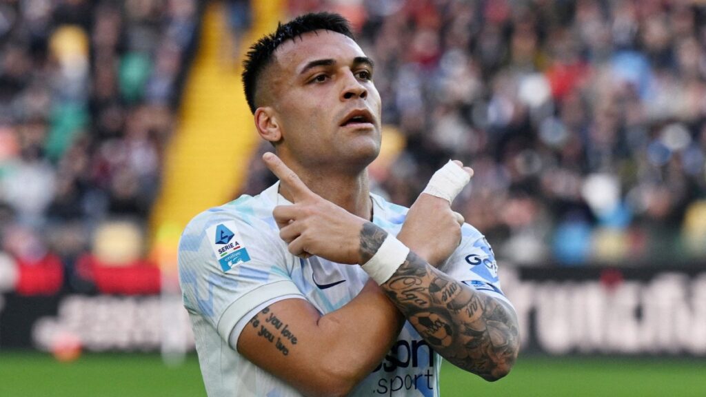 El Inter de Milán se mantiene líder en Italia | Reuters