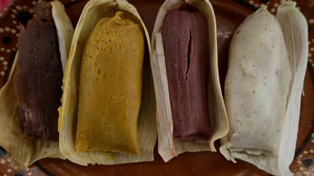¿Por qué se comen tamales el 2 de febrero en México y cómo empezó la tradición?