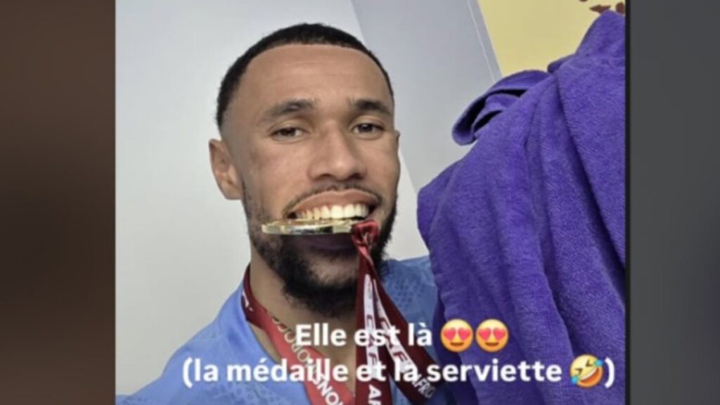 Imágenes revelan intentos de Marruecos por quitar la toalla a Mendy en la final. Aun así, la CAF le otorgó el premio Fair Play