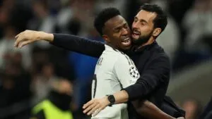 Arbeloa respalda a Vinicius tras la goleada: "Es un abrazo al Madridismo"