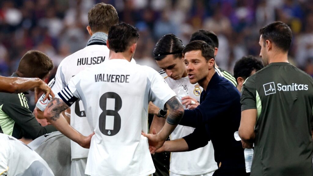 Xabi Alonso habló en todo momento con sus jugadores