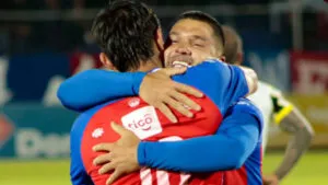 Xelajú MC aplasta a Aurora en el inicio del ciclo de Roberto Hernández