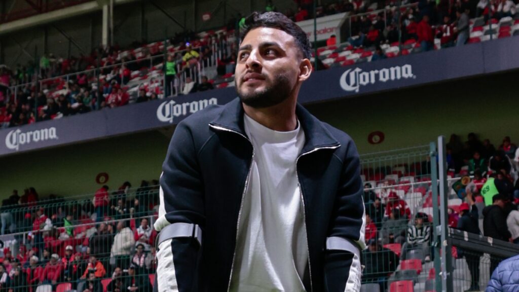 Alexis Vega en el Estadio Nemesio Diez