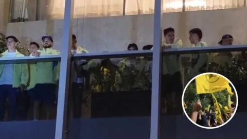 ¡Invación azulcrema! La afición del América arropa al equipo antes de enfrentar a Chivas