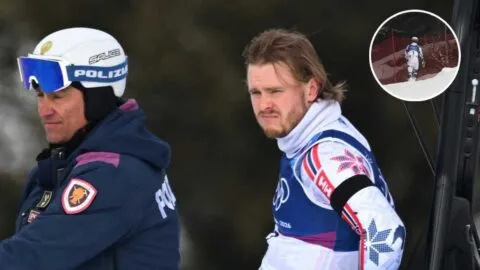 ¿Se lo lleva la policía? Esquiador quiere huir de la pista tras perder el oro y termina siendo escoltado