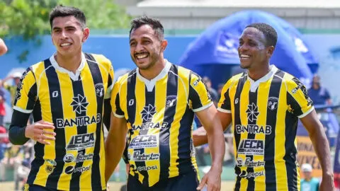 Aurora se queda con el clásico capitalino e impide a Comunicaciones subirse a la cima