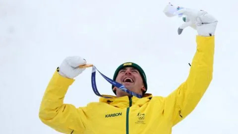 Cooper Woods gana el primer oro para Australia en Milano Cortina 2026