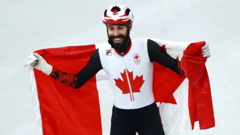 Steven Dubois se lleva el oro en el patinaje de velocidad en pista corta 500 metros