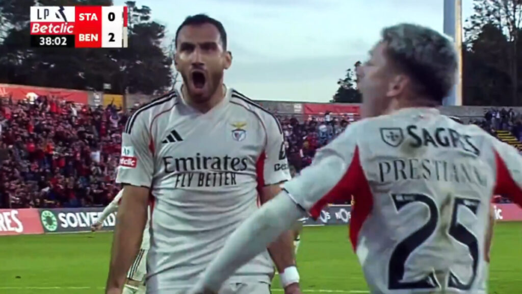 Vangelis Pavlidis celebra un gol de Benfica. - @sporttvportugal.