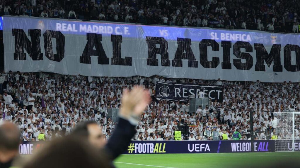 El Estadio Santiago Bernabéu fue escenario de un nuevo pronunciamiento contra el racismo en el fútbol europeo