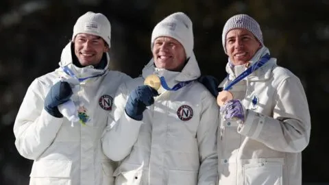 Highlights del biatlón en Milano Cortina 2026: resultados de la salida en masa 15 km varonil