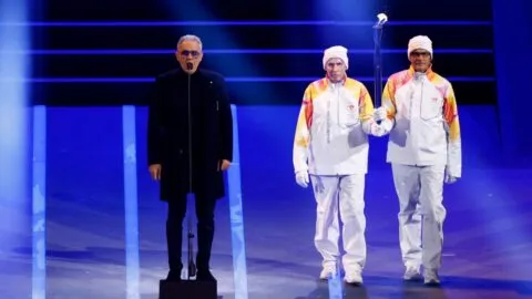 La magia de Andrea Bocelli: 'Nessun Dorma' y la llama olímpica iluminan Milano Cortina 2026