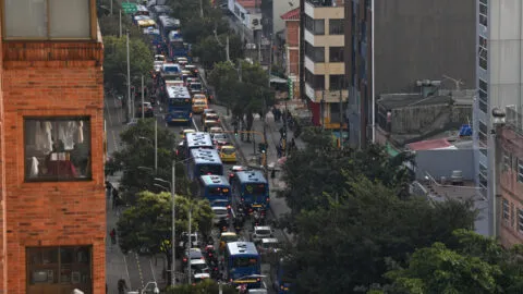 Pico y placa en Bogotá para este viernes, 20 de febrero de 2026: horarios, restricciones y vehículos exentos