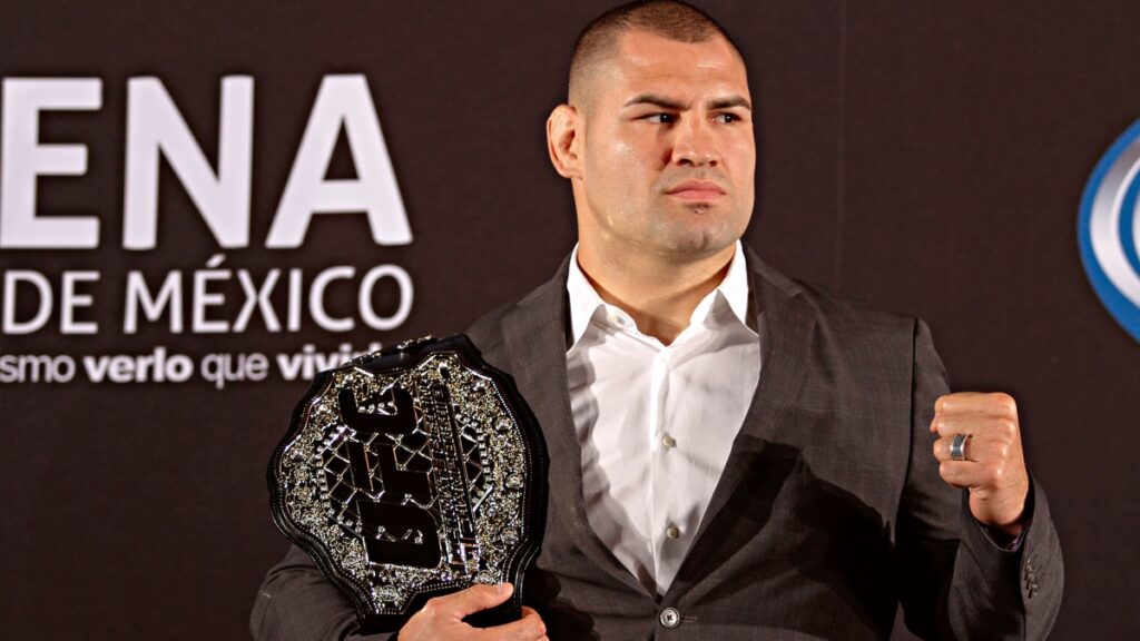 Cain Velazquez en un evento de UFC