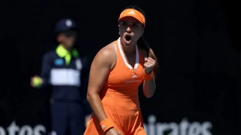 Camila Osorio se despide del WTA 1000 de Doha tras caer ante Ostapenko en octavos