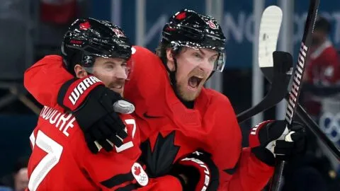 Canadá remonta ante Finlandia y avanza a la final por el oro del hockey varonil en Milano Cortina 2026