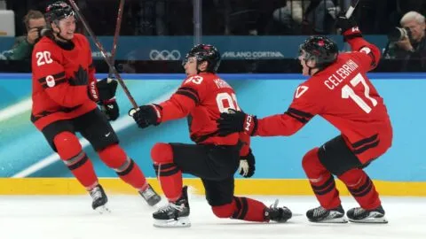 Canadá resiste, gana y conquista la semifinal en tiempo extra del hockey varonil