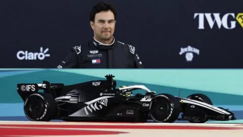 Checo Pérez inicia los test de Bahréin 2026 con Cadillac y supera a Bottas en el primer día