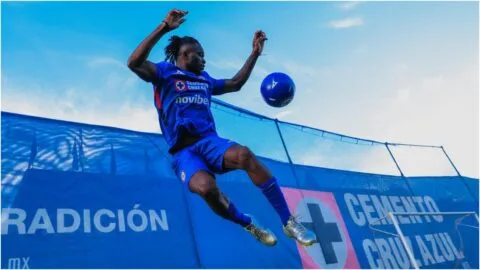 Cruz Azul oficializa el fichaje de Christian Ebere: El delantero nigeriano llega a la Máquina