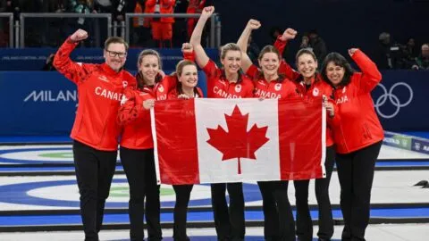 Canadá se impone a Estados Unidos y gana el bronce del curling femenil en Milano Cortina 2026