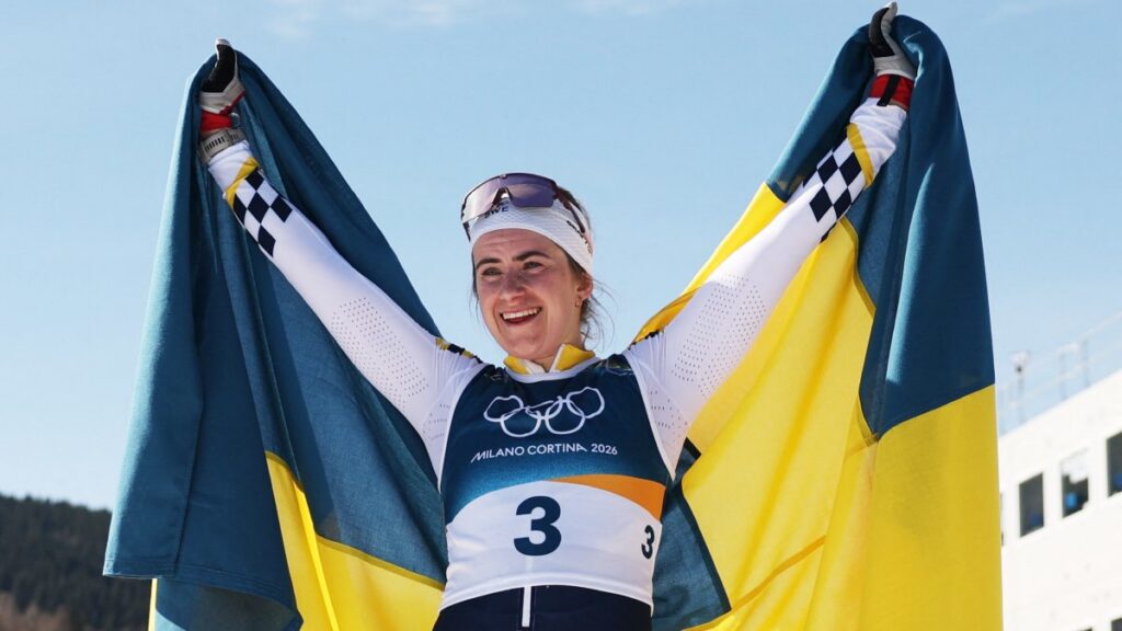 Ebba Andersson de Suecia se llevó la medalla de oro en la salida en masa femenil que debutó en la presente justa de Milano Cortina 2026