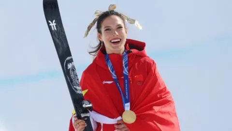 Eileen Gu defiende el oro en halfpipe y agranda su leyenda en Milano Cortina 2026