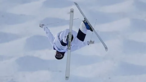 Highlights del esquí freestyle en Milano Cortina 2026: resultados de moguls femenil