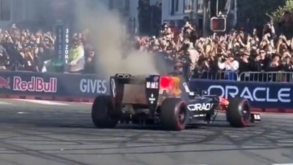 El RB7 de Yuki Tsunoda se indencia en San Francisco