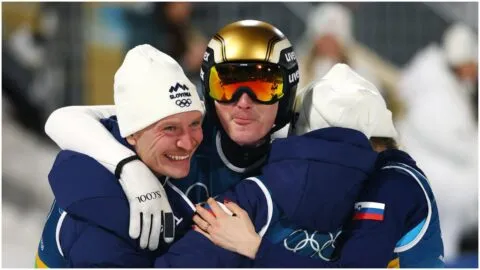 Highlights de salto de esquí en Milano Cortina 2026: resultados de la final por equipos mixtos