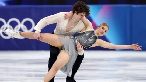 Muse acompaña el estreno olímpico de la pareja de España en patinaje artístico